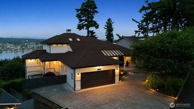 Perched above Lake Washington in one of the Island's most - photo 40