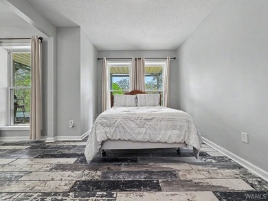 Experience the beauty of Lake Tuscaloosa at this delightful - photo 47