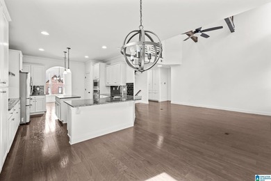 This extraordinary home blends luxury, functionality and - photo 10