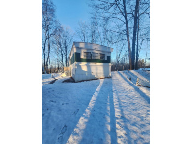 Big Evans Lake Home Sale Pending in Barryton Michigan