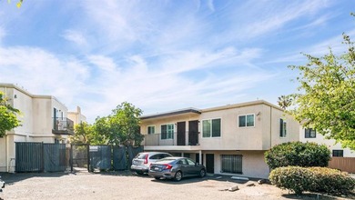 Welcome to this light and bright upstairs 1 bedroom, 1 bath - photo 21