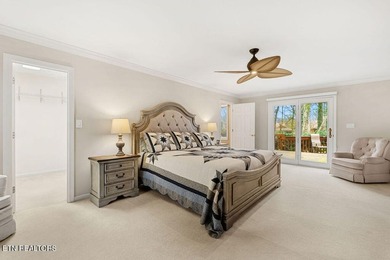 Beautiful Golf Front home, one of a kind has a Grand entry, Park - photo 25