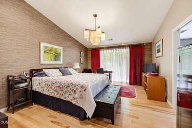 Beautifully updated East Medford home featuring 3 bedrooms and 2 - photo 28