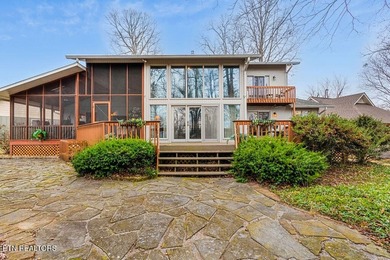 Beautiful Golf Front home, one of a kind has a Grand entry, Park - photo 36