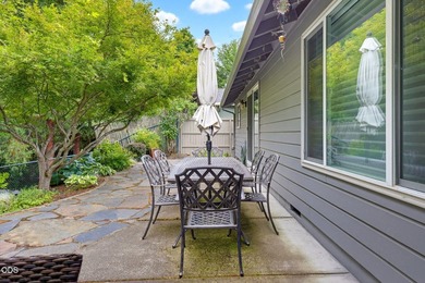 Beautifully updated East Medford home featuring 3 bedrooms and 2 - photo 38