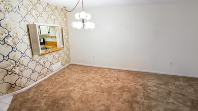Welcome to this spacious and beautifully maintained condo - photo 17