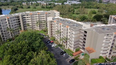 Welcome to this spacious and beautifully maintained condo - photo 32