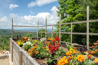 467 Crystal Heights Drive is a thoughtfully designed - photo 45