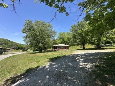 Nice 3 BR 1BH brick home with full size basement on 9.67 acres - photo 6