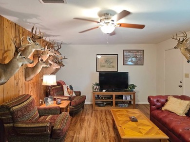 Lake Okeechobee Access - Close to locks, CBS home freshly - photo 14