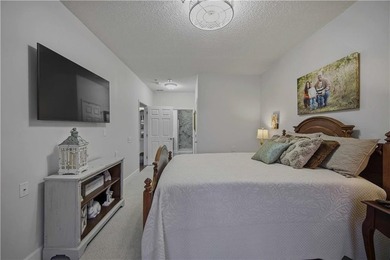 Waterfront ground-floor walk-out condo, beautifully updated and - photo 14