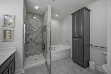 Waterfront ground-floor walk-out condo, beautifully updated and - photo 15