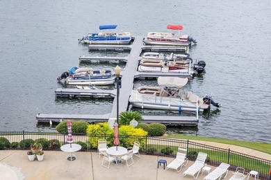Waterfront ground-floor walk-out condo, beautifully updated and - photo 29