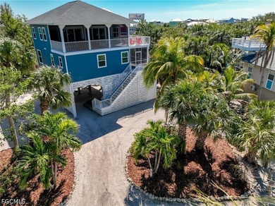 Exceptional Double-Lot Island Retreat! Ideally positioned on a - photo 44