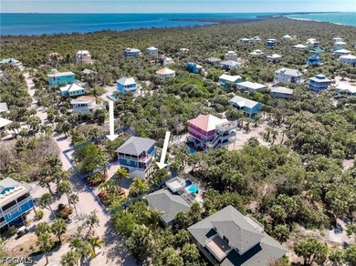 Exceptional Double-Lot Island Retreat! Ideally positioned on a - photo 45