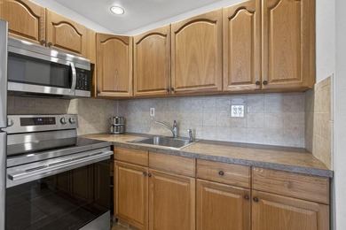 Welcome to this beautiful well-maintained 2nd- floor,1BR/1BA - photo 2