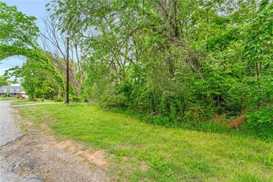 Beautifully positioned near Beaver Lake, this 0.26-acre lot - photo 5