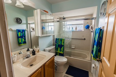 Welcome home! Spacious 2,657 sq ft home under air, 4/3/2 layout - photo 15