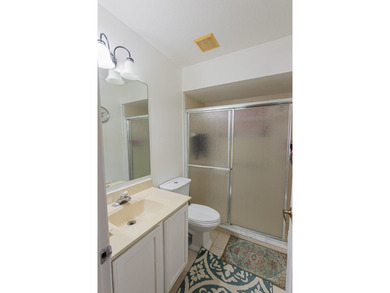 Welcome home! Spacious 2,657 sq ft home under air, 4/3/2 layout - photo 17