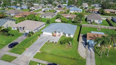 Welcome home! Spacious 2,657 sq ft home under air, 4/3/2 layout - photo 20