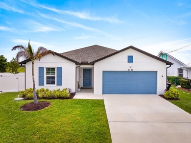 Welcome to this beautifully maintained home featuring 4 bedrooms - photo 1