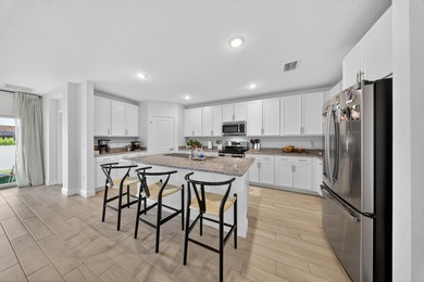 Welcome to this beautifully maintained home featuring 4 bedrooms - photo 8