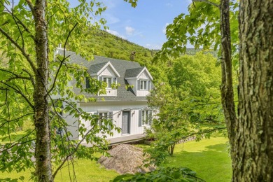 Lake Home For Sale in Sainte-Brigitte-de-Laval, 