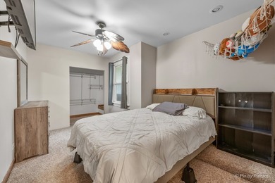 Spacious and beautifully updated 4 bed, 3.5 bath home on a deep - photo 31
