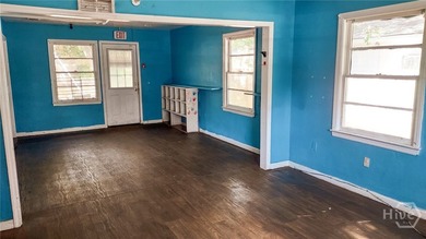 Great opportunity in mid-town with high traffic count - photo 5