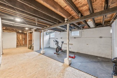 Spacious and beautifully updated 4 bed, 3.5 bath home on a deep - photo 36