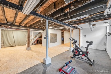 Spacious and beautifully updated 4 bed, 3.5 bath home on a deep - photo 37