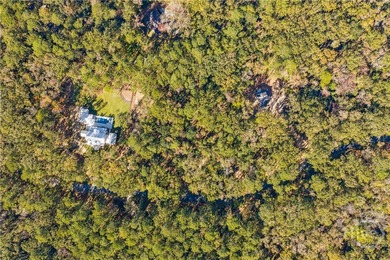 Nestled on 2.78 private, wooded acres, this exceptional estate - photo 6