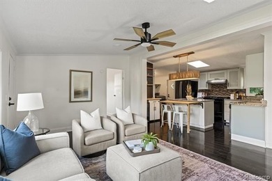 Move-in ready and loaded with updates - this charming Keego - photo 5