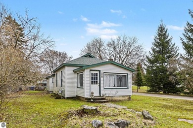 Antrim County Chain of Lakes Home Sale Pending in Bellaire Michigan
