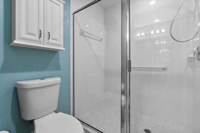 First floor, end unit, updated and upgraded, Turnkey Furnished 2 - photo 15