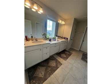 Welcome to this beautifully maintained 4-bedroom, 3-bathroom - photo 8