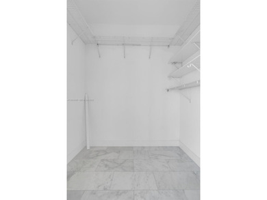 This high-floor corner residence at Echo Brickell offers 1,625