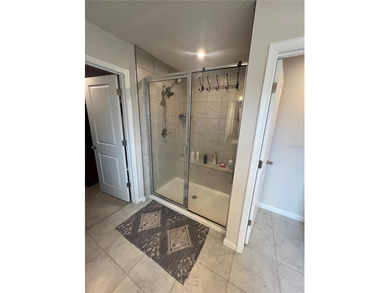 Welcome to this beautifully maintained 4-bedroom, 3-bathroom - photo 9