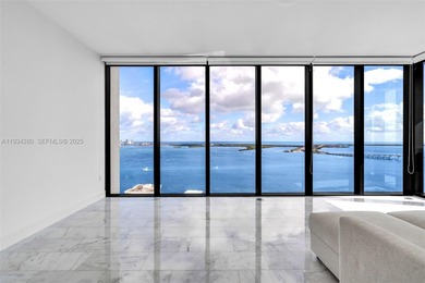 This high-floor corner residence at Echo Brickell offers 1,625