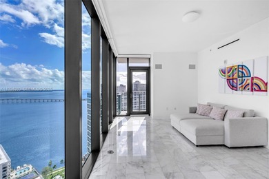 This high-floor corner residence at Echo Brickell offers 1,625