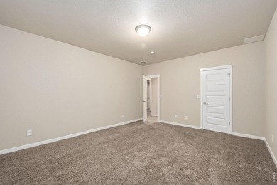 Welcome home to this beautifully appointed 5-bedroom, 3-bath - photo 31