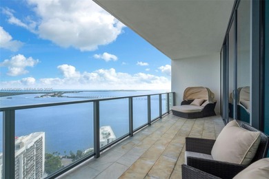 This high-floor corner residence at Echo Brickell offers 1,625