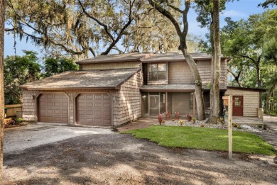 Lake Home For Sale in Zellwood, Florida