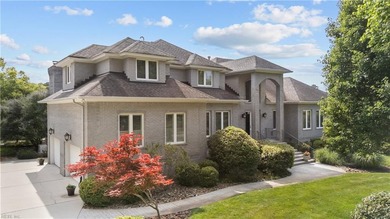 Set in the Estates on the Lynnhaven in Great Neck Point, one of - photo 3