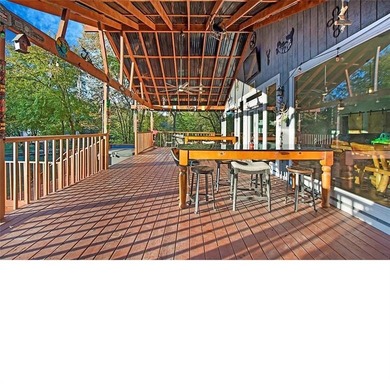 WATERFRONT SHORT-TERM RENTAL OR PRIVATE RESIDENCE. This inviting - photo 10