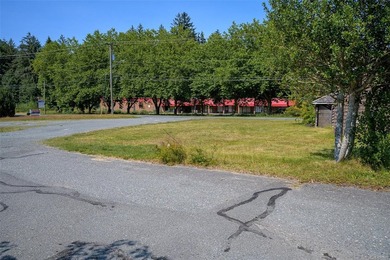 Fantastic opportunity to live, work, and invest in the charming - photo 6