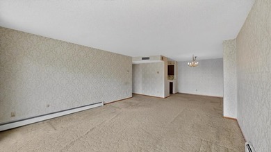 Perfectly situated in the sought-after Five Oaks building, this - photo 16