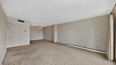 Perfectly situated in the sought-after Five Oaks building, this - photo 17