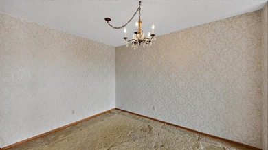 Perfectly situated in the sought-after Five Oaks building, this - photo 18