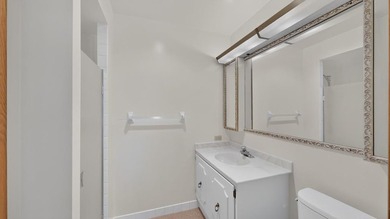 Perfectly situated in the sought-after Five Oaks building, this - photo 21